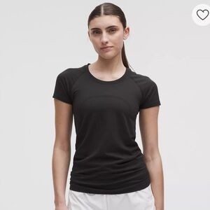 Lululemon Black Swiftly Tech T-Shirt Hip Length Size 4